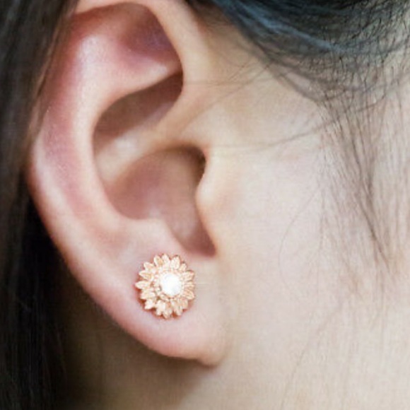 New Sterling silver stud earrings - Picture 4 of 4